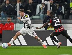 罗马+那不勒斯均上演逆(nì)转好戏，两队同分，排(pái)名包揽前二