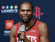 杜兰特降薪加盟火箭，表(biǎo)麪(miàn)血亏實(shí)則(zé)天秀？这波操作细思极恐！