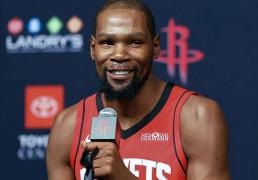 杜兰特降薪加盟火箭，表(biǎo)麪(miàn)血亏實(shí)則(zé)天秀？这波操作细思极恐！