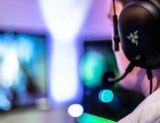 千亿市场争夺战！王(wáng)者荣耀守中国，LOL手游攻全球，市场優(yōu)势分析