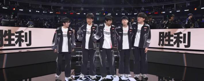 LPL上演绝望(wàng)一(yī)幕！解说現(xiàn)场痛哭，二路哀声一(yī)片，真正的末日来了