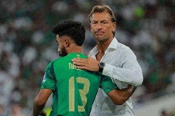 沙(shā)特换帅！曼奇尼下课，老将回归！