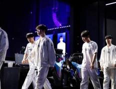 LPL登峰组激(jī)战正酣，iG迎战TES忍界大战再(zài)启，阿水直(zhí)面昔日队友！