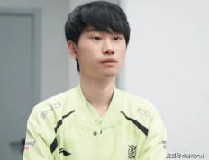 LOL热度严重下滑，多位职业选手都不想播了，纷纷直播玩其他游戏
