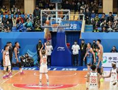 CBA首轮开赛，四川男篮“全华班”出战不敌广州隊(duì)