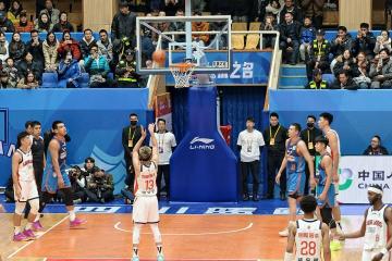 CBA首轮开赛，四川男篮“全华班”出战不敌广州隊(duì)