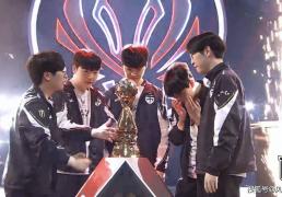 LOL历史最强战队诞生！23连胜拿下MSI冠军，Faker被对位FMVP