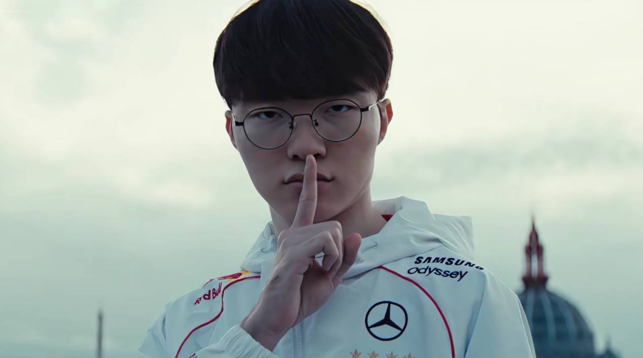 Faker絕(jué)境爆发,T1開(kāi)启愤怒形态!CFO逆转打团灭,比赛拖入決(jué)胜局