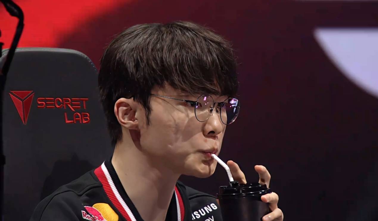 LOL外网热议,S15在中国举办,Faker受(shòu)魔咒困扰,GEN拿到奪(duó)冠剧本