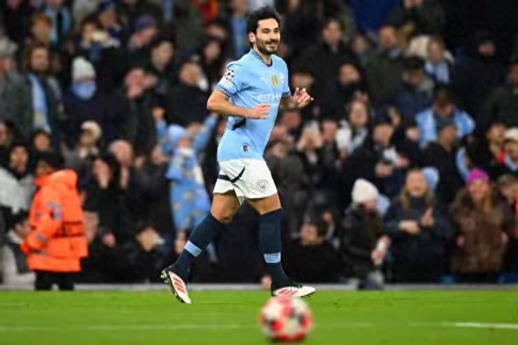 转会消(xiāo)息!京多安加盟加拉塔萨雷,欧冠名单前的闪电转会!