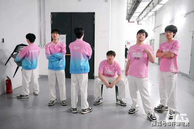 LOL：BLG被曝不是全华班，只因(yīn)打野Shadow護(hù)照是意大利(lì)！