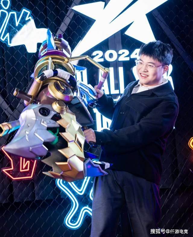 LOL官方更新战力排(pái)行榜,第一毫不意外,IG赫然在列!