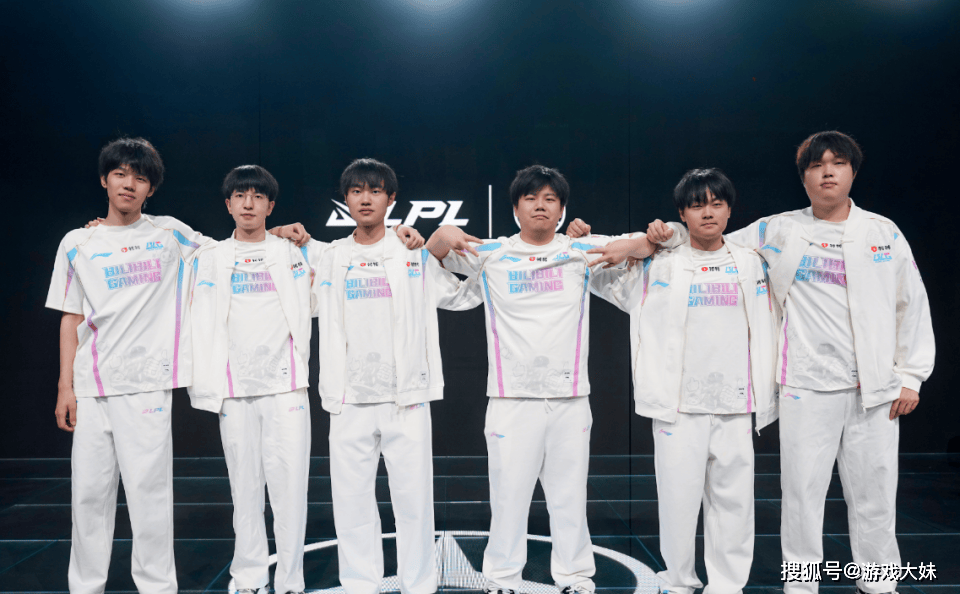 BLG彻底被打崩了,官方一个举动证明,下赛季战队将重组