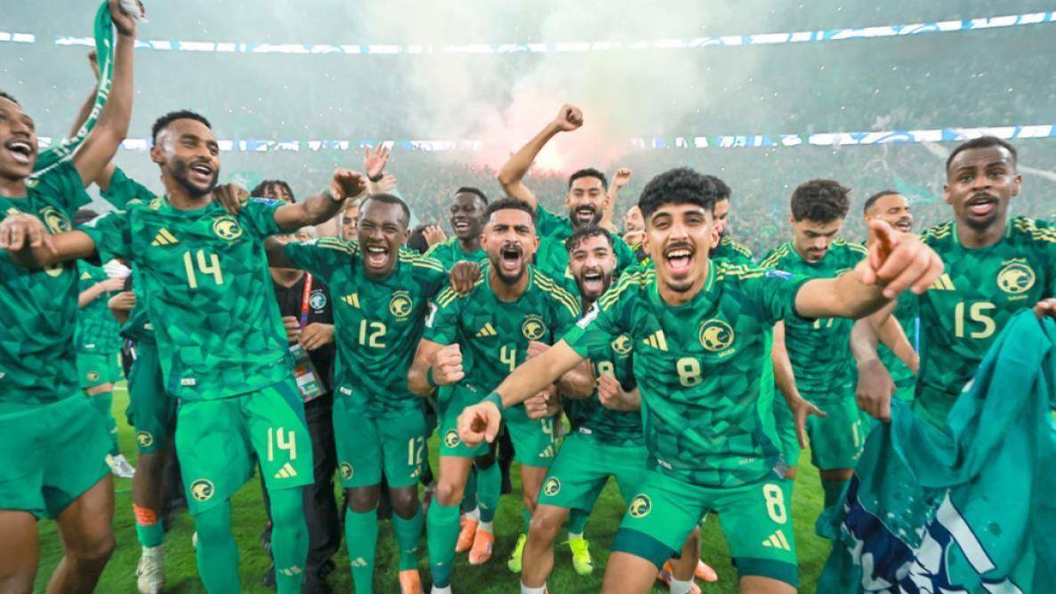 沙(shā)特换帅！曼奇尼下课，老将回归！