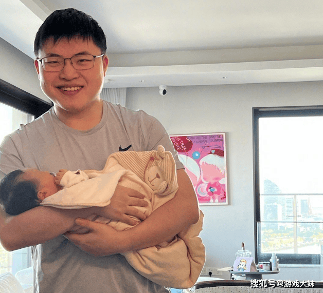 知名主播(bō)爆料Uzi会复出，家庭每月(yuè)花销20万，必须复出赚钱