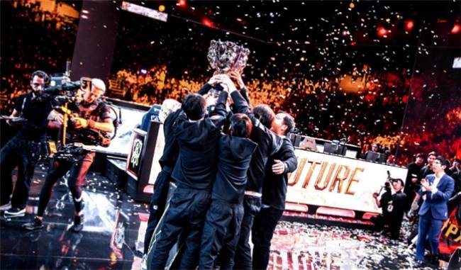 【一(yī)竞技1JingJi】LOL：FPX官宣退出LPL赛事 369大概率休息AL全员续约