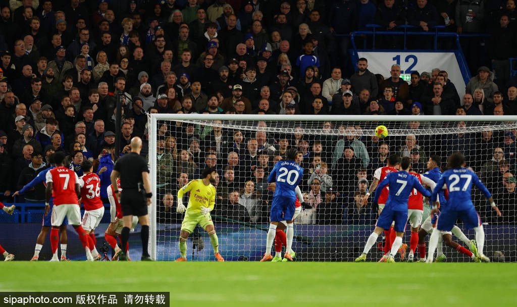 纽卡斯尔半场2-0領(lǐng)先切尔西：战术分析与数据解读